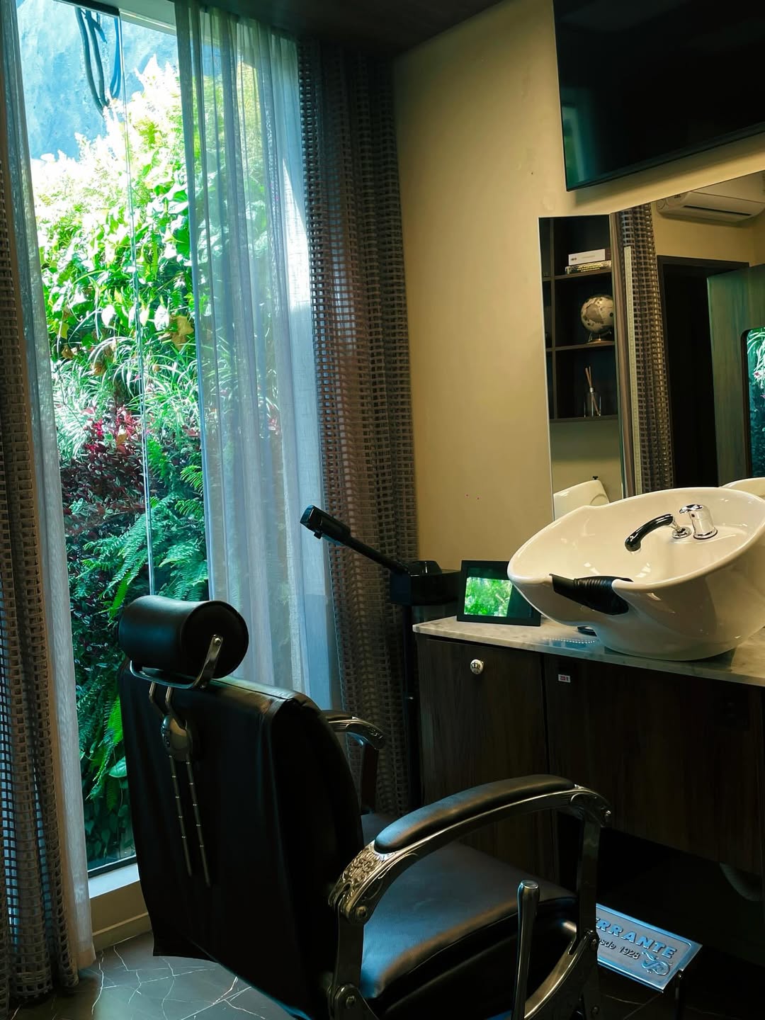 Estacao privativa com vista para o jardim